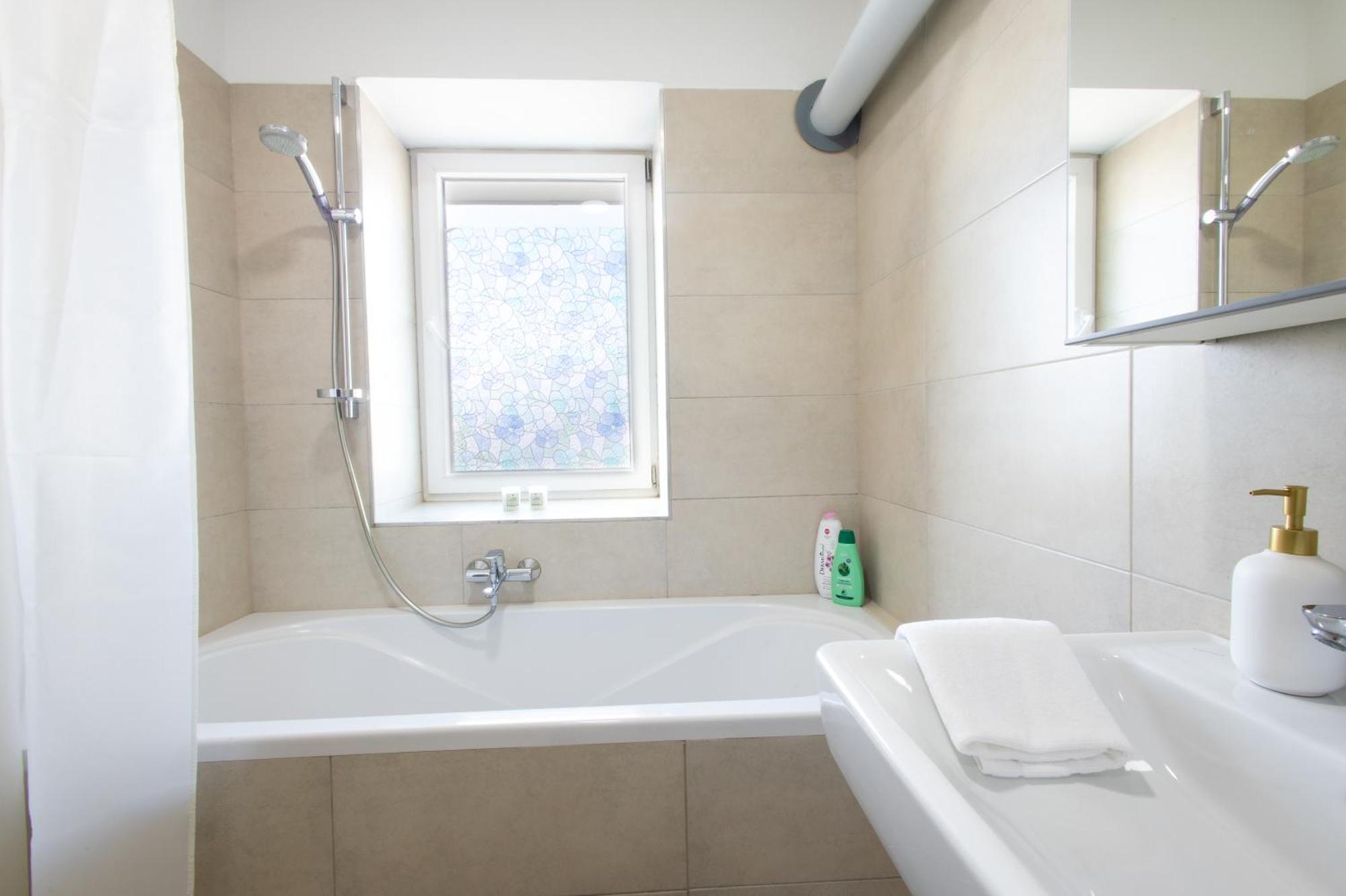 Ley Apartments Wien Rum bild